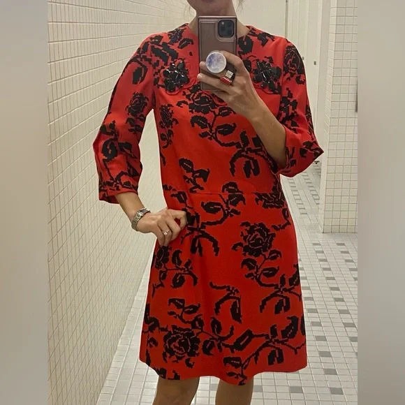 💄💃 Gorgeous vintage dress with billowy sleeves and black crystal appliqués EUC - Picture 11 of 11